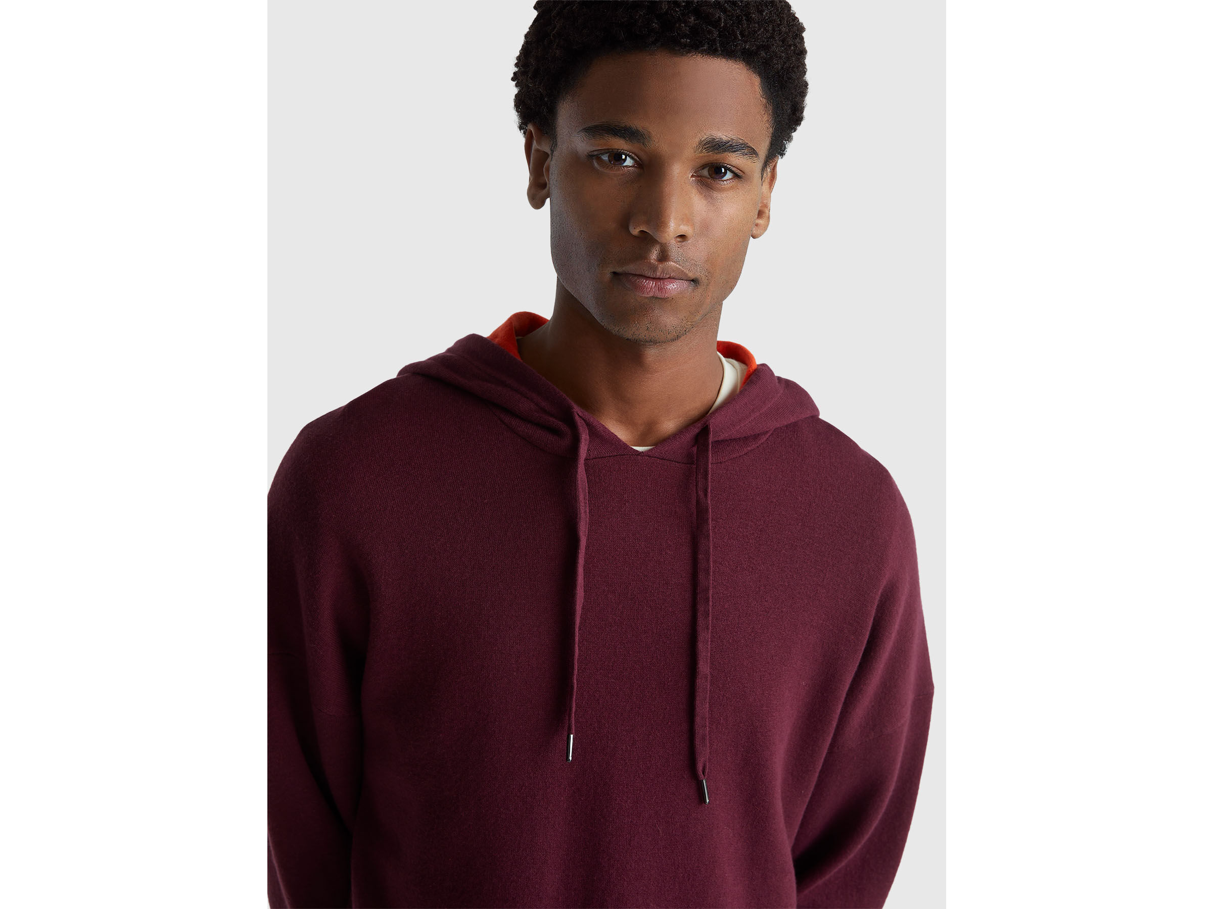 SWEATER W/HOOD Hombre image number 4
